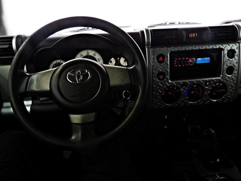 Used 2007 Toyota FJ Cruiser 4WD image 17