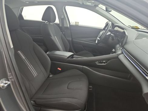 Used 2025 Hyundai Elantra SEL FWD image 36