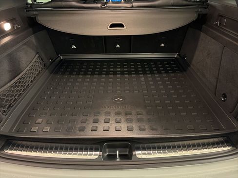 Used 2024 Mercedes-Benz GLE 350 4MATIC w/ AMG Line Exterior image 23