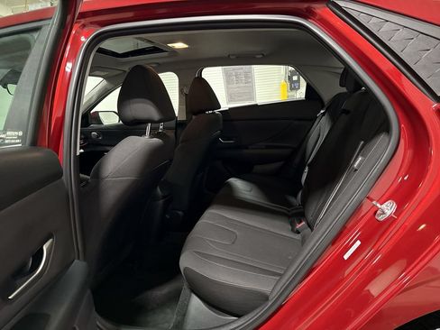 Used 2025 Hyundai Elantra SEL FWD image 24