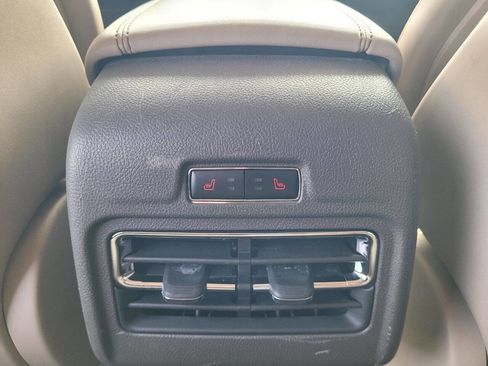 Used 2021 Lincoln Corsair Standard AWD 4dr SUV w/ Equipment Group 101A image 16