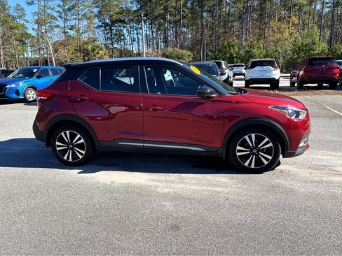 Used 2020 Nissan Kicks SR w/ SR Premium Package image 25
