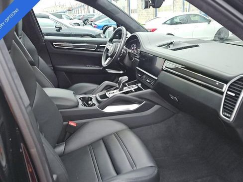 Used 2023 Porsche Cayenne Turbo S w/ Premium Package Plus (PI3) image 9