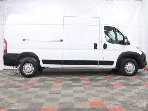 Used 2023 RAM ProMaster 2500 FWD image 4