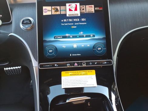 Used 2026 Mercedes-Benz GLC 300 4MATIC image 23