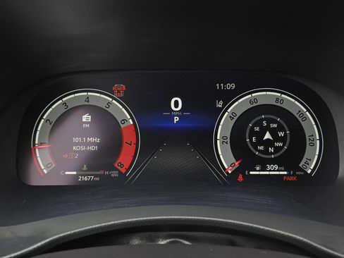 Used 2025 Toyota Highlander XSE AWD/4WD image 22