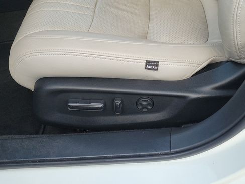 Used 2018 Honda Accord EX image 23