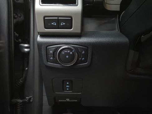 Used 2022 Ford F250 Lariat w/ Lariat Value Package AWD/4WD image 30