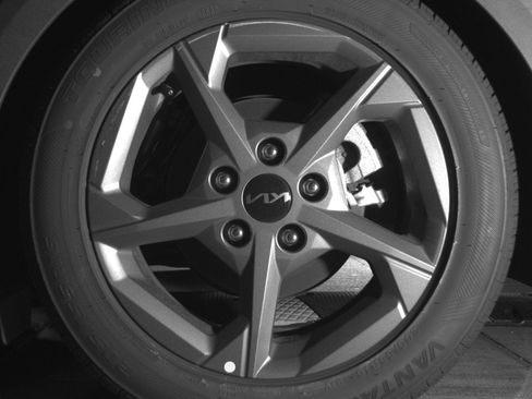 Used 2025 Kia K4 FWD image 14