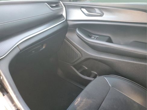 Certified 2025 Jeep Grand Cherokee Altitude image 26