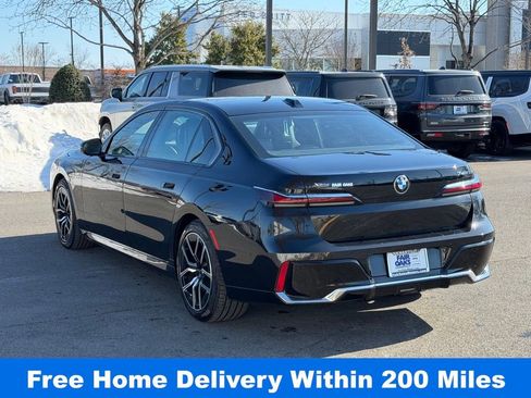 Used 2025 BMW 740i xDrive image 8