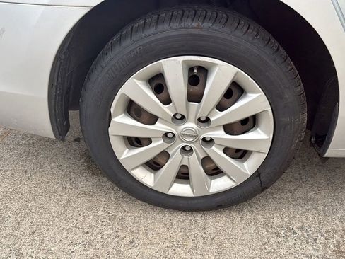 Used 2016 Nissan Sentra SV FWD image 18