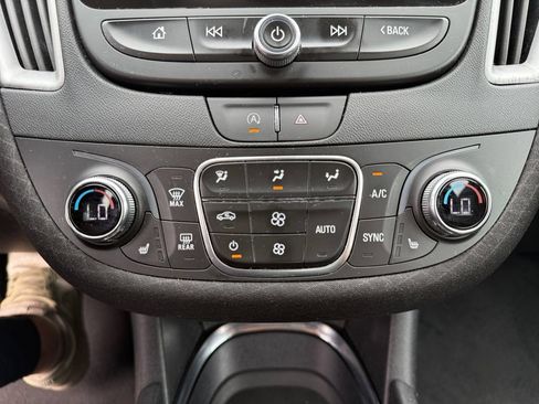 Used 2024 Chevrolet Malibu LT FWD image 31