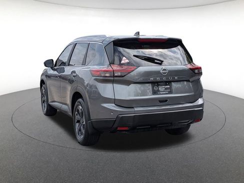 Used 2025 Nissan Rogue SV w/ SV Premium Package FWD image 7