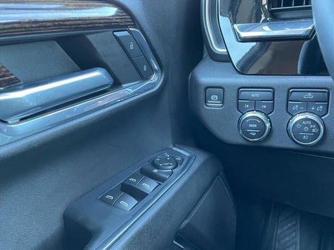 Used 2024 GMC Sierra 1500 Elevation image 16