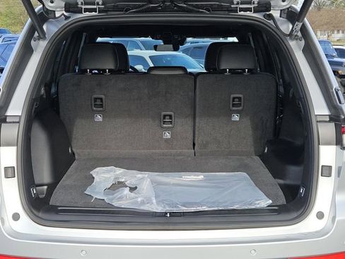 New 2025 Jeep Grand Cherokee Laredo image 10