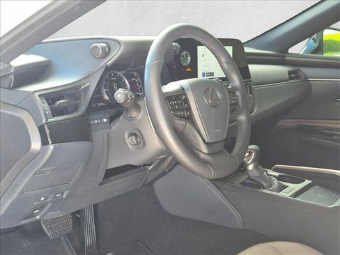 Used 2025 Lexus ES 350 w/ Premium Package FWD image 2