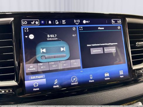 Used 2023 Chrysler Pacifica Touring-L FWD image 26