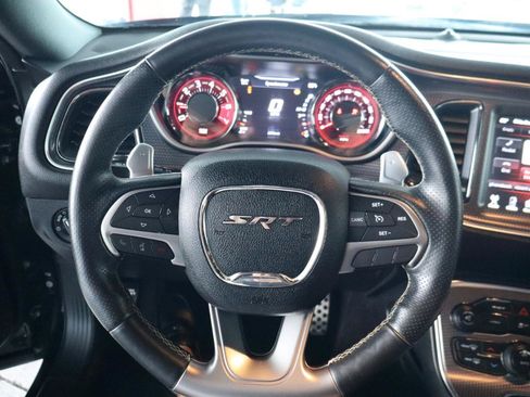 Used 2016 Dodge Challenger SRT Hellcat RWD image 18
