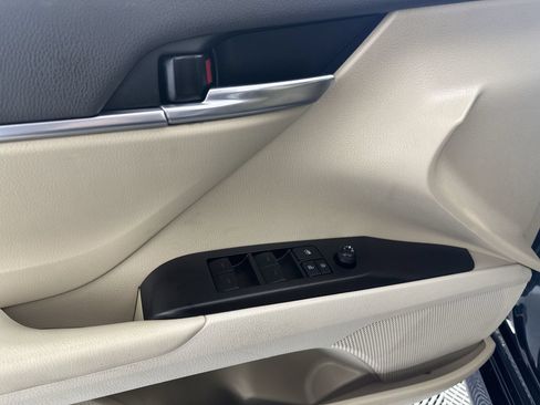 Used 2021 Toyota Camry LE FWD image 13
