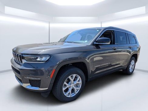 Used 2023 Jeep Grand Cherokee L Limited AWD/4WD image 7