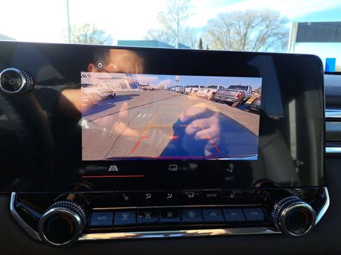 New 2026 GMC Canyon Elevation w/ Convenience Package image 40