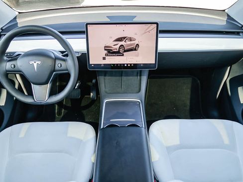 Used 2023 Tesla Model Y Long Range image 12