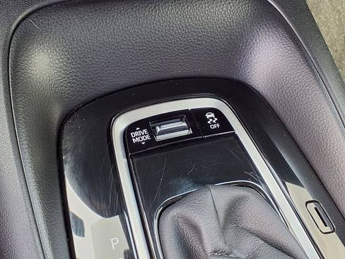 Used 2025 Toyota Corolla SE FWD image 25