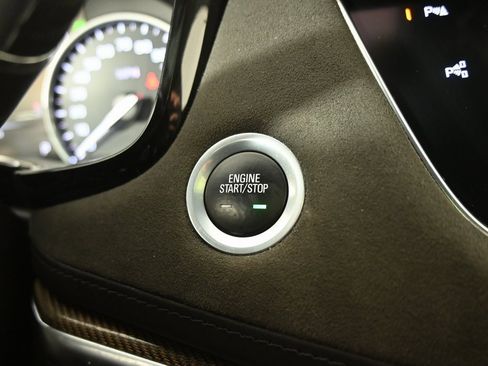 Used 2018 Cadillac XT5 Platinum w/ Driver Assist Package image 31