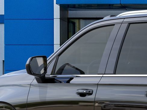 New 2026 Chevrolet Suburban LS RWD image 12