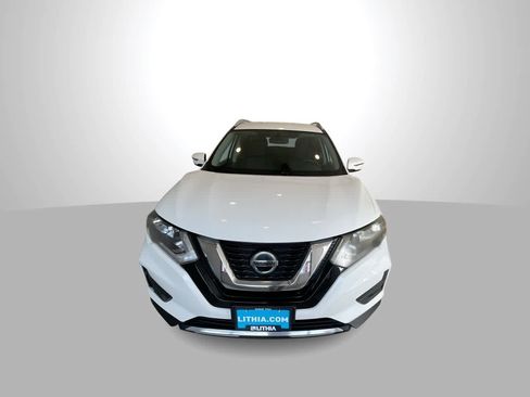 Used 2018 Nissan Rogue SV AWD/4WD image 3