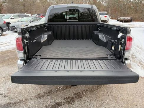 Certified 2023 Toyota Tacoma TRD Off-Road image 12