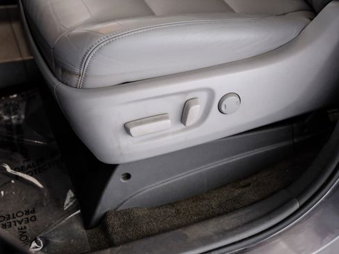 Used 2019 Toyota Sienna XLE w/ XLE Navigation Package image 28