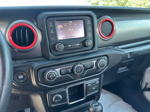 Used 2021 Jeep Wrangler Sport AWD/4WD image 21