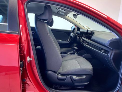 Certified 2025 Kia K4 FWD image 28