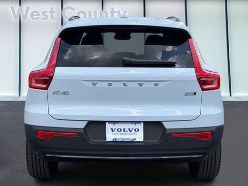 Used 2026 Volvo XC40 B5 Plus AWD/4WD image 6