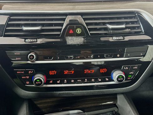 Used 2021 BMW 540i w/ M Sport Package image 24