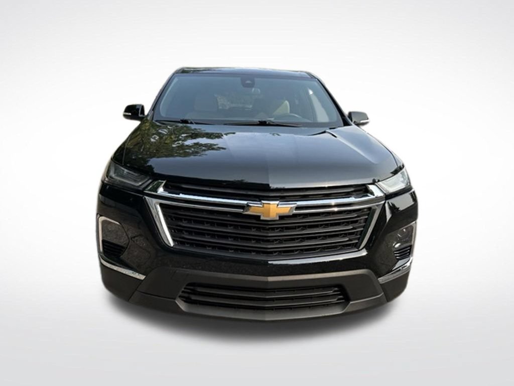 Used 2023 Chevrolet Traverse LS w/ Safety Package FWD image 9