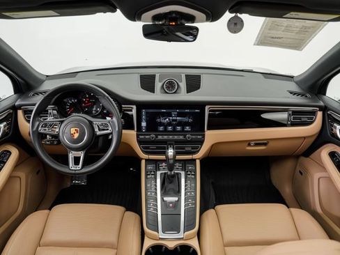 Certified 2021 Porsche Macan AWD/4WD image 22