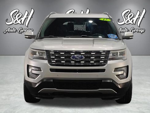 Used 2017 Ford Explorer Limited w/ Equipment Group 301A AWD/4WD image 19