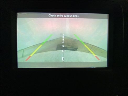 Used 2018 Jeep Renegade Latitude w/ Popular Equipment Group image 17