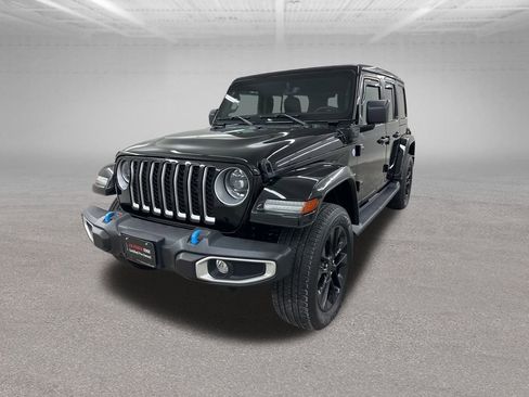 Used 2023 Jeep Wrangler Unlimited Sahara w/ Cold Weather Group image 7