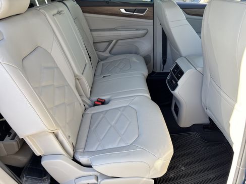 New 2026 Volkswagen Atlas SE FWD image 10