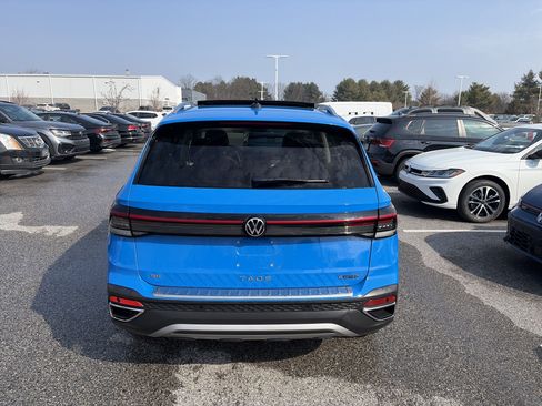 New 2025 Volkswagen Taos SE image 5