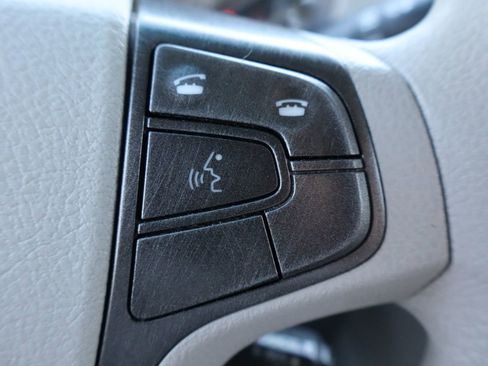 Used 2011 Toyota Sienna LE w/ Towing Pkg image 30