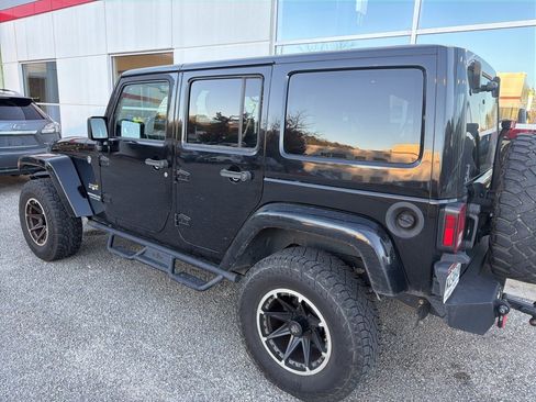Used 2016 Jeep Wrangler Unlimited Sahara w/ Connectivity Group image 2