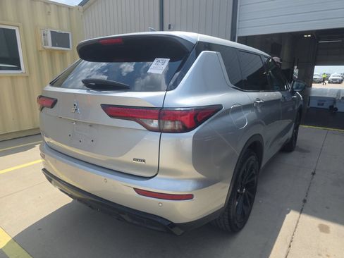 Used 2022 Mitsubishi Outlander SE AWD/4WD image 6