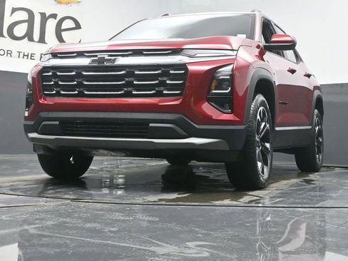 New 2026 Chevrolet Equinox LT w/ Convenience Package II FWD image 4