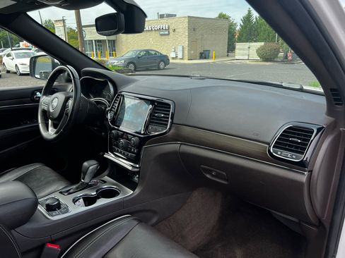 Used 2019 Jeep Grand Cherokee Overland image 22