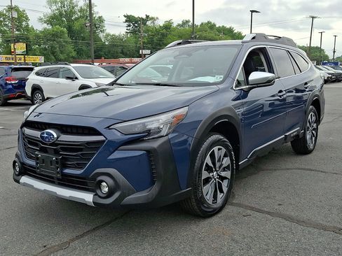 Certified 2023 Subaru Outback Touring AWD/4WD image 3